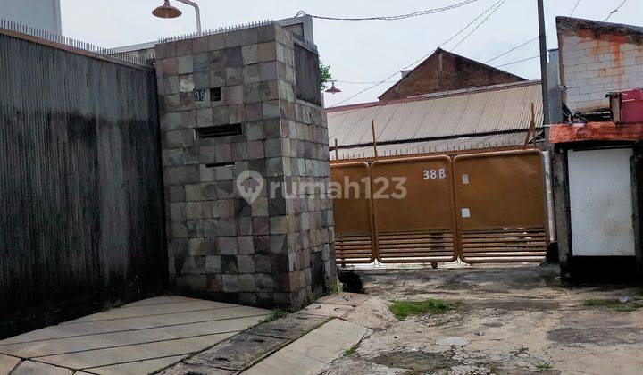 Rumah Kedoya Lahan Luas Cocok untuk Gudang 1