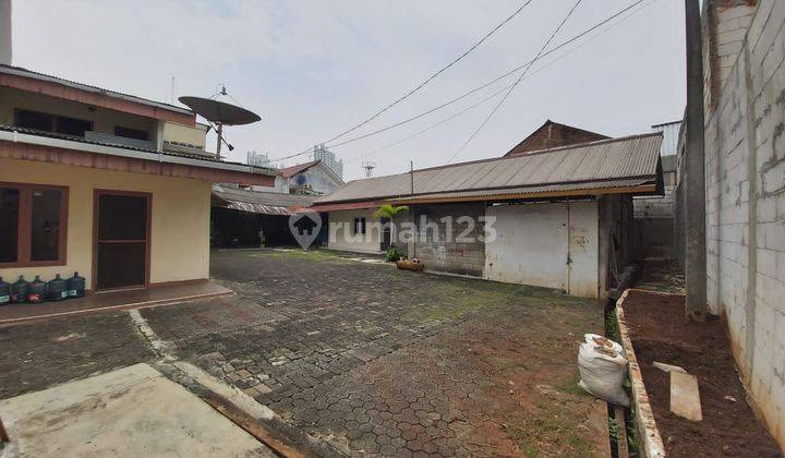 Rumah Kedoya Lahan Luas Cocok untuk Gudang 2