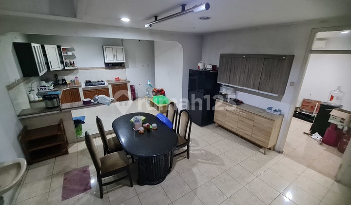 Rumah 2 Lantai Lokasi Strategis Tanjung Duren Utara