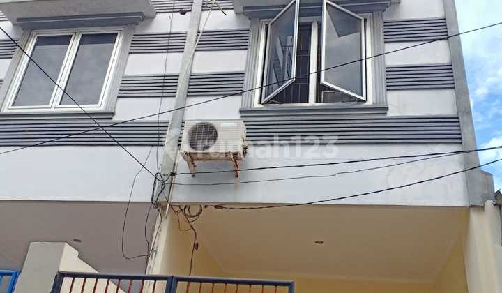 Rumah Siap Huni Bebas Banjir di Jelambar Baru Jakarta Barat Rumah Siap Huni Bebas Banjir di Jelambar Baru Jakarta Barat