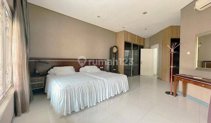 Rumah Hook Bagus Di Dalam Komplek Intercon
