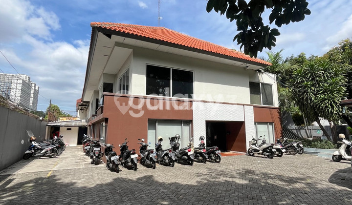 Gedung Kantor Gandeng 2 Lantai di Jakarta Pusat