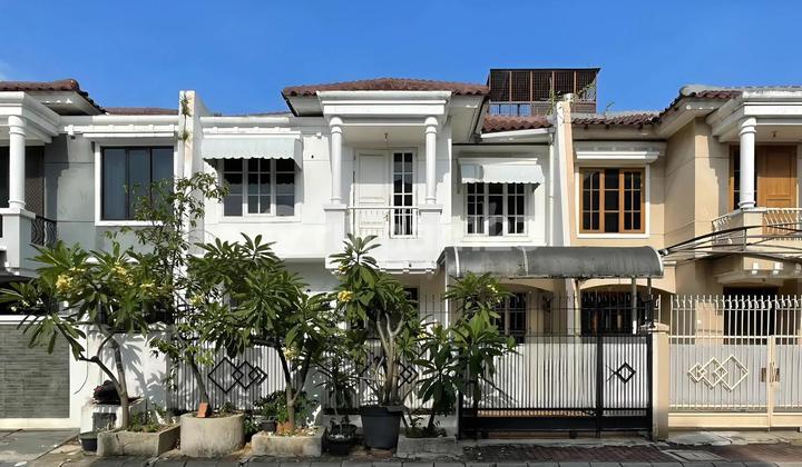 Puri Media Rumah Hadap Barat