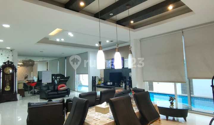 Meruya Ilir Rumah Hook dengan Kolam Renang 2