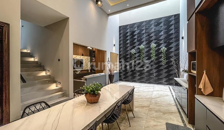 Permata Buana 3-Story House 2