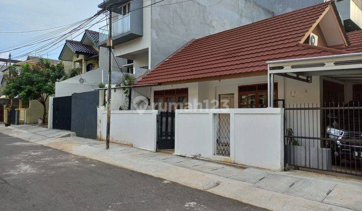 Rumah terawat di pejompongan benhil istimewa 1