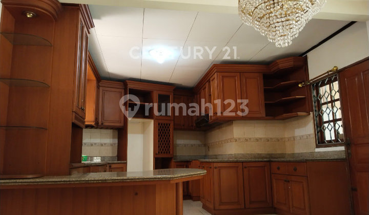 Rumah Kelapa Gading Akses Strategis Dekat Mall MKG 2