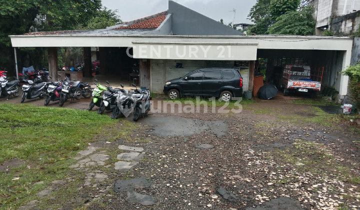 Rumah Lama Luas 1600 Meter Akses Jalan Lebar di Pejaten Rumah Lama Luas 1600 Meter Akses Jalan Lebar di Pejaten
