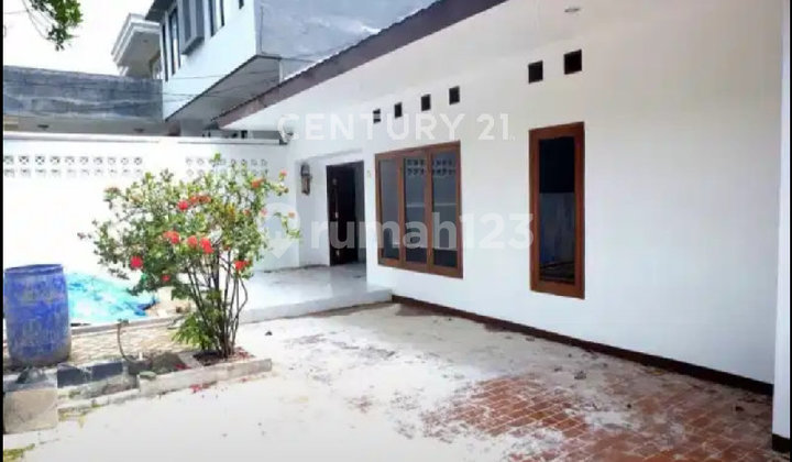 Di Sewakan Rumah di Bendungan Hilir Cocok untuk Kantor Di Sewakan Rumah di Bendungan Hilir Cocok untuk Kantor