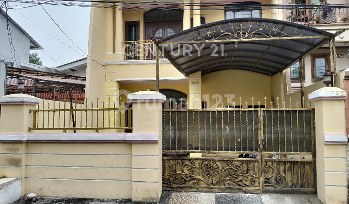 HOUSE ON GARUDA STREET, KEMAYORAN BARU, JUST RENOVATED, READY TO OCCUPY HOUSE ON GARUDA STREET, KEMAYORAN BARU, JUST RENOVATED, READY TO OCCUPY