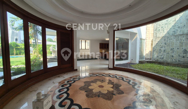 Luxurious House With Swimming Pool in Kemang, South Jakarta 2