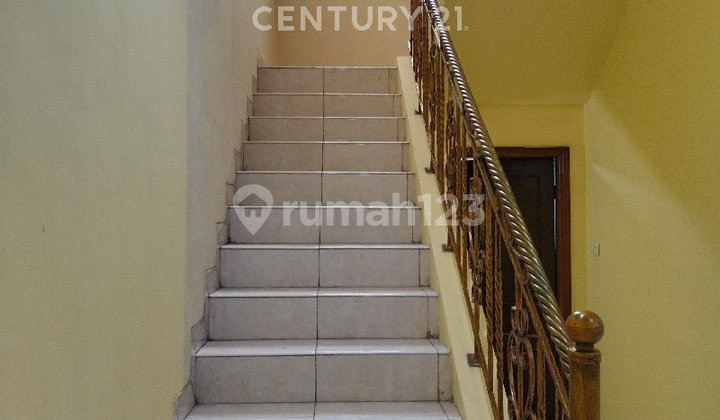 HOUSE ON GARUDA STREET, KEMAYORAN BARU, JUST RENOVATED, READY TO OCCUPY HOUSE ON GARUDA STREET, KEMAYORAN BARU, JUST RENOVATED, READY TO OCCUPY