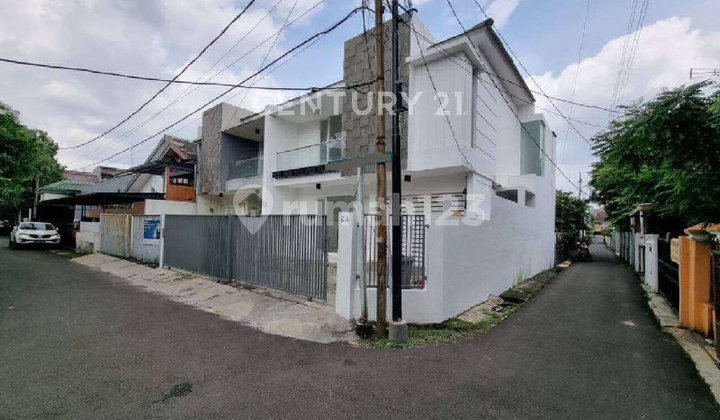 Beautiful House for Rent in East Tebet Near Eco Park Beautiful House for Rent in East Tebet Near Eco Park