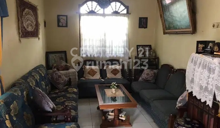 RUMAH ASRI, TENANG, SIAP HUNI DAN BEBAS BANJIR DI AMPERA KEMANG 2