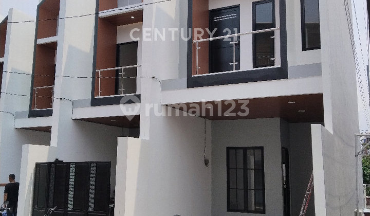 Rumah Cluster Baru Murah 3 Lantai Dikemayoran
