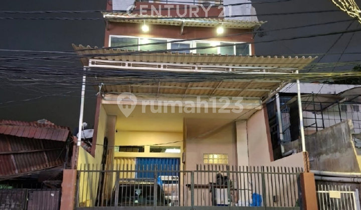For Sale 3-Story Commercial Space in Johar Baru, Central Jakarta