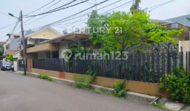 Old House 2 Front Facing for Office Business in Rawamangun Old House 2 Front Facing for Office Business in Rawamangun