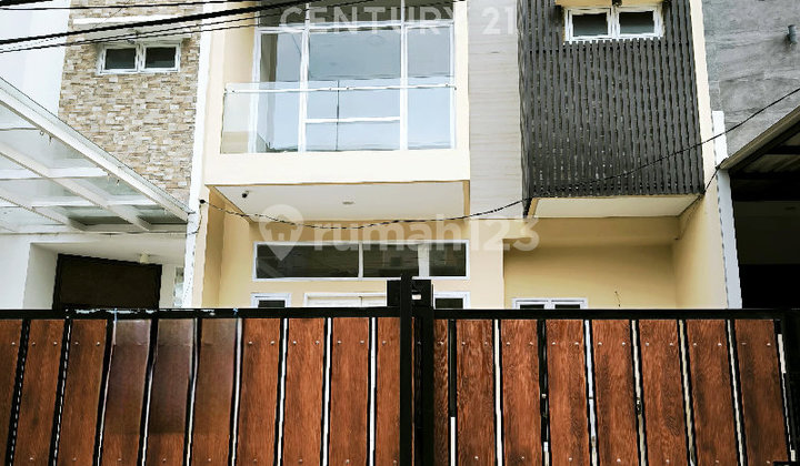 RUMAH MINIMALIS SIAP HUNI 4KT PERUMAHAN KELAPA GADING