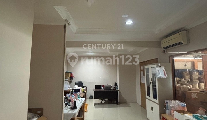 Gudang di Jalan Cicadas Gunung Putri Bogor Gudang di Jalan Cicadas Gunung Putri Bogor