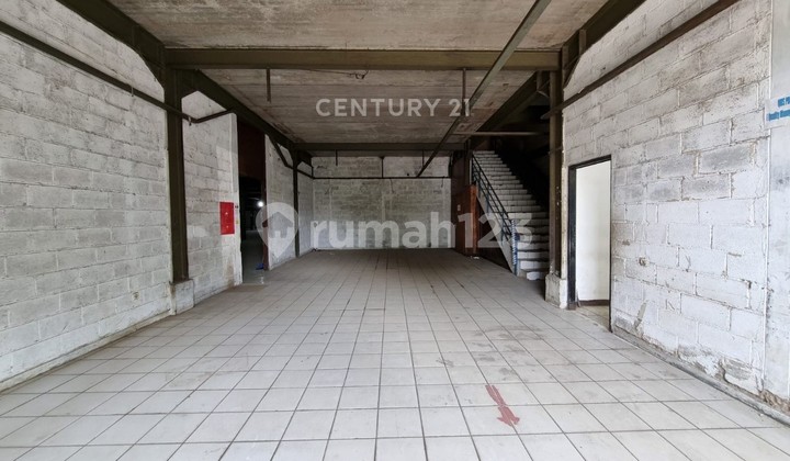 Warehouse on Mayor Oking Street, Cibinong, Bogor. Warehouse on Mayor Oking Street, Cibinong, Bogor.