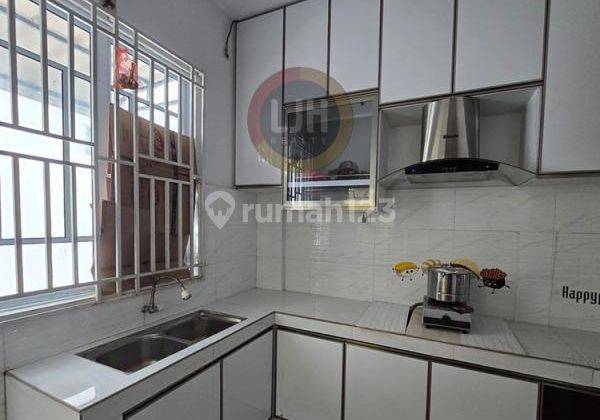 Disewakan Ruko 3 Lantai Siap Pakai Di Komplek Ruko Nagoya Indah 2