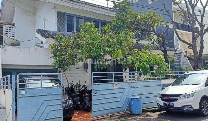 Rumah 2 Lantai Hadap Selatan Siap Huni di S Parman, Jakarta 1