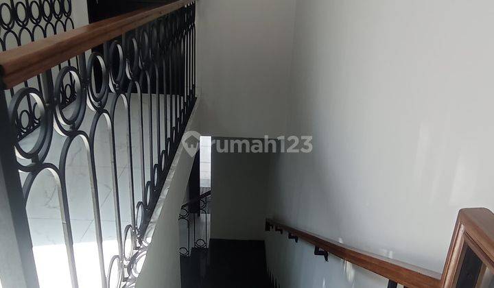 Rumah 2 Unit Modern Classic Sangat Nyaman di Villa Melati Mas 2