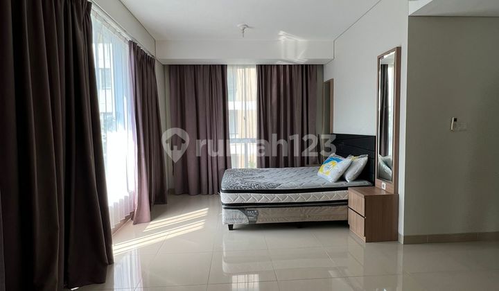 4-Bedroom Furnished Condominium Apartment in Rainbow Spring Summarecon 4-Bedroom Furnished Condominium Apartment in Rainbow Spring Summarecon