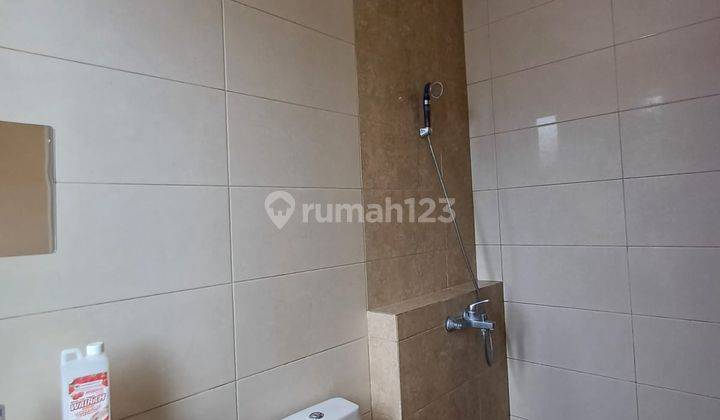 Rumah Hadap Utara di Sutera Leora Siap Huni 2 Lt Minimalis 2