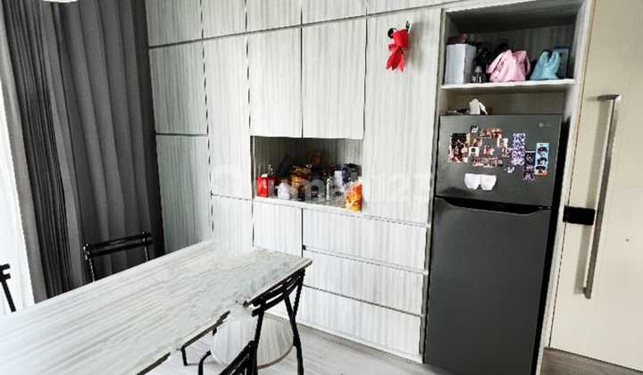 Penthouse Rainbow Springs Condovilla Full Furnished Mewah