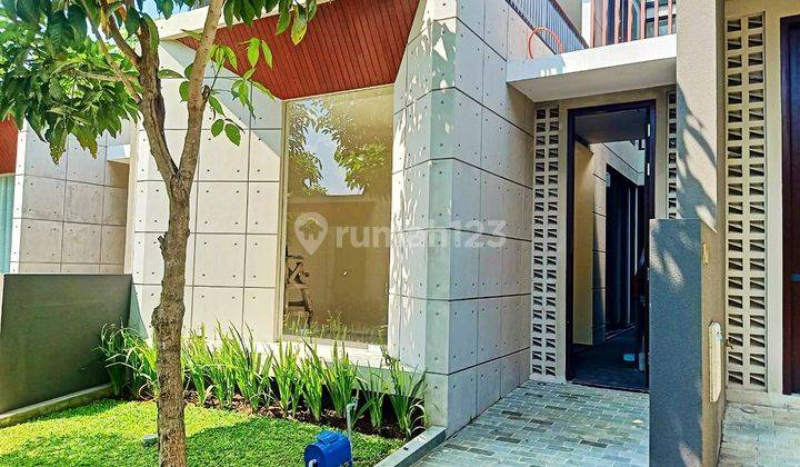 Villa Baru Gress 2 Lt bergaya Modern Industrialis di kota Batu  1