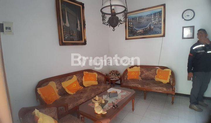 RUMAH BESAR DIKONTRAKAN MURAH DI SULFAT KOTA MALANG + FURNITURE 2