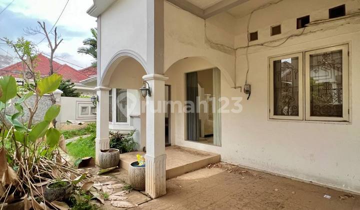 Classic House in South Sutorejo Corner Semi Furnished Below Market 2