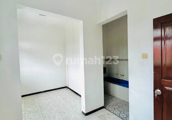 Rumah Classic Margorejo Indah 2 Lt Cocok Untuk Kantor 9
