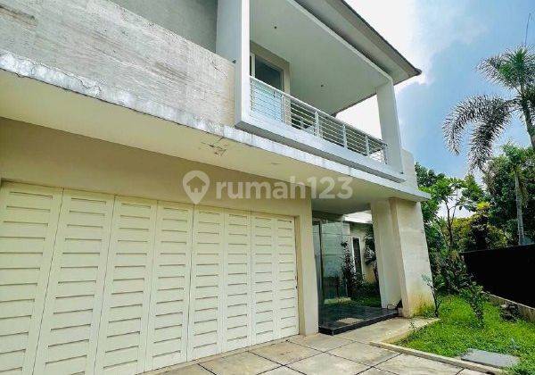 Rumah Modern Tropical Graha Famili Blok SS 2 Lantai Hadap Utara 2