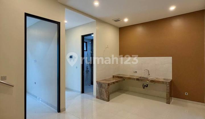 Rumah Baru Modern di Manyar Jaya 2 Lt Posisi Dekat Lapangan Tenis 2