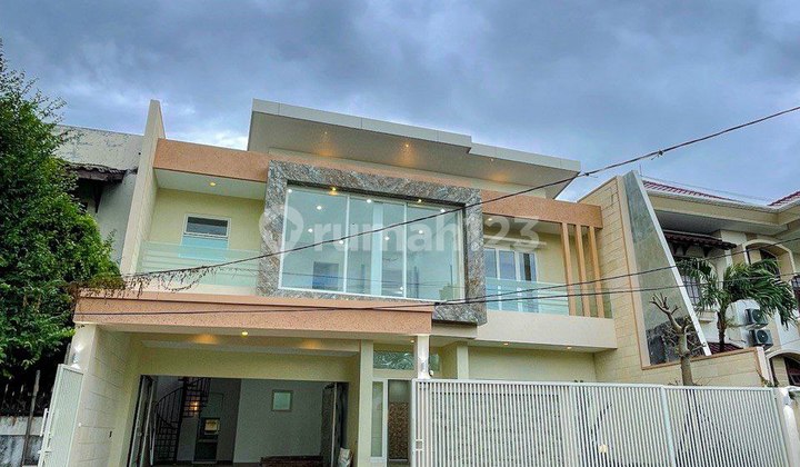 Luxury House in Kertajaya Indah Timur, Favorite Block + Private Pool