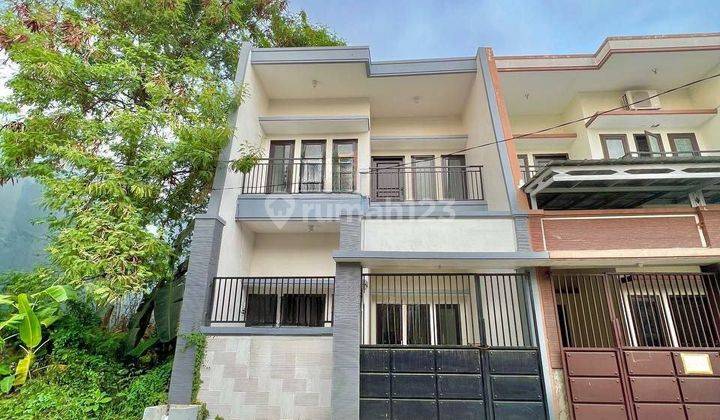 Jual Rumah Minimalis Klampis Semolo Tengah 2 Lantai Hadap Selatan 1