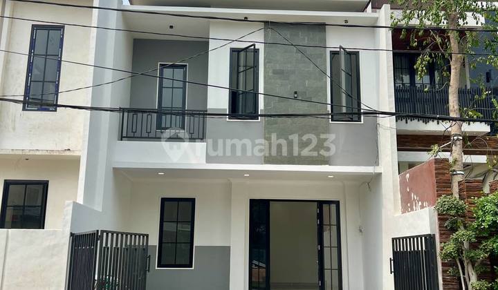 Rumah Baru American di Araya Tahap 2 di Jalan Boulevard 2 Lantai
