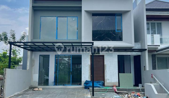 Rumah Baru di Crystal Golf Lebar 10 High Spec Ada Taman Belakang Rumah Baru di Crystal Golf Lebar 10 High Spec Ada Taman Belakang
