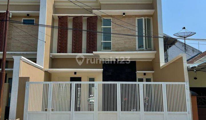 Jual Rumah Baru Manyar Kertoadi 2 Lt 4 Kamar Tidur Lokasi Prime 1