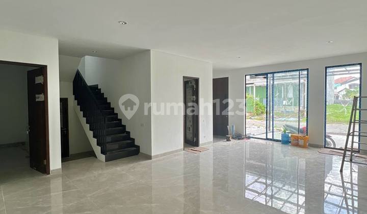 Rumah Baru di Crystal Golf Lebar 10 High Spec Ada Taman Belakang