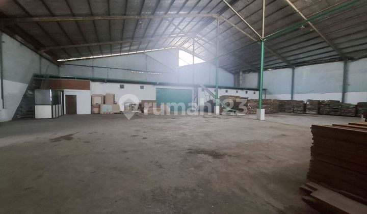 Gudang Area Industri Cibolerang Pusat Kain