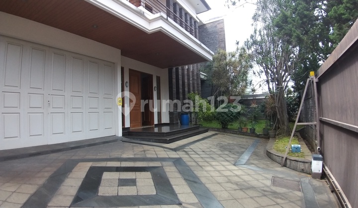 Rumah Mewah 2 lantai di kompleks Exclusive Budiasih Sukajadi