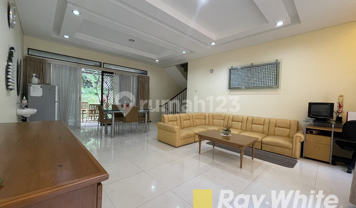 Rumah Villa Asri di Resor Dago Pakar Bandung