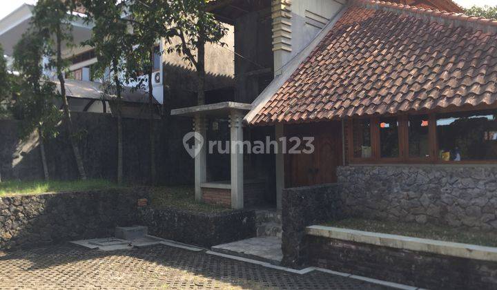 Rumah Asri Hitung Tanah di Sayap Ciumbuleuit Bandung 2