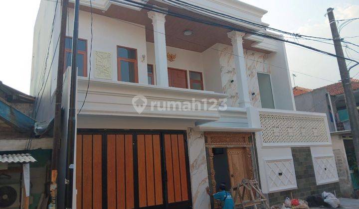 Rumah di Dekat Jl Raya Abd Syafi'I 3 Lantai lux SHM 2