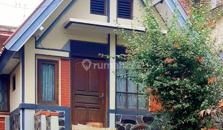 Classic  Victorian style home Jl Ters Sutami 1