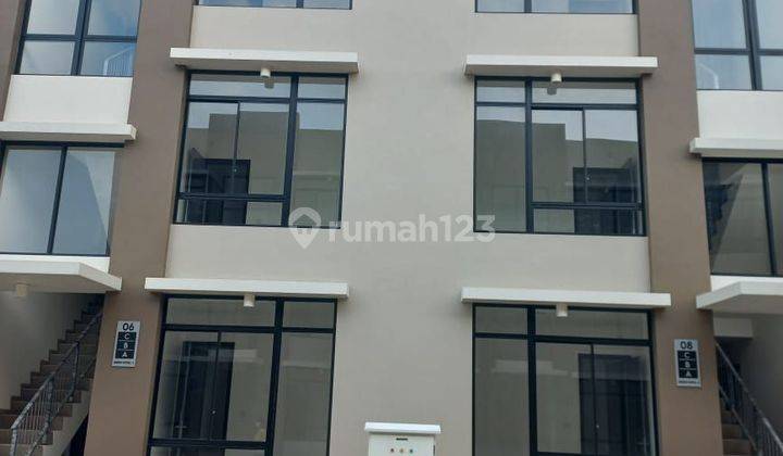 Dijual /disewakan
BRAND NEW rumah town house
Green Royal jln raya kresek 1