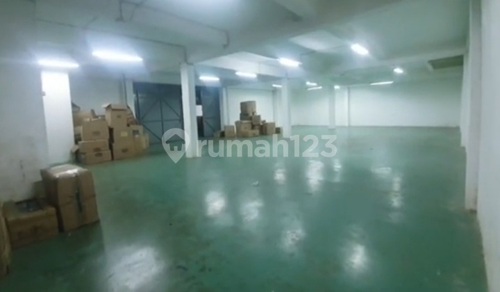 For Rent 3-Story Warehouse In Prima Center